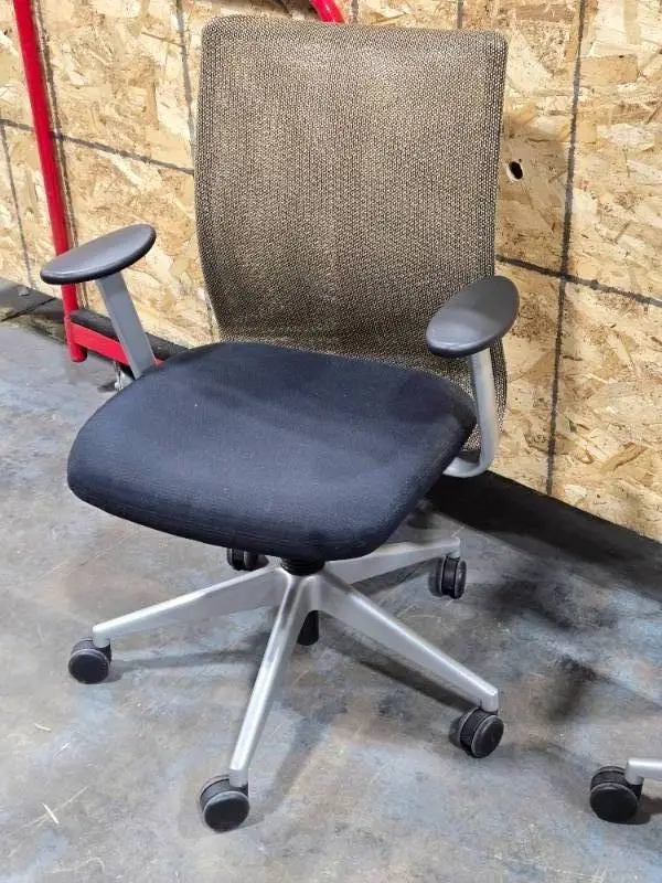 Rolling Office Armchair