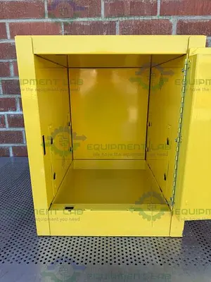 USED EAGLE 1904 4 GALLON FLAMMABLE LIQUID STORAGE CABINET W/ SOFT CLOSE DOOR, KEY