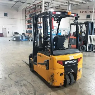USED 2017 HYUNDAI 18BT-9