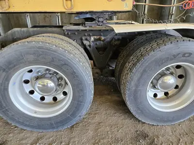 USED 2014 KENWORTH T800