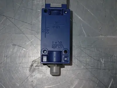 USED TELEMECANIQUE XCKJ1167DSA8