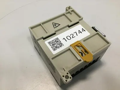 USED OMRON CPM1A-20EDR1