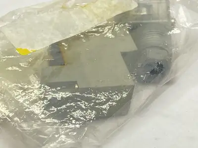 SY115-5DZ-Q | SMC  Pneumatic Solenoid Valve - New