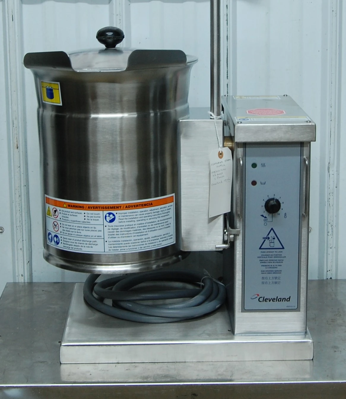 142-0165 Cleveland KET-3-T 3 Gallon Steam Jacketed Tilt Electric Soup Kettle