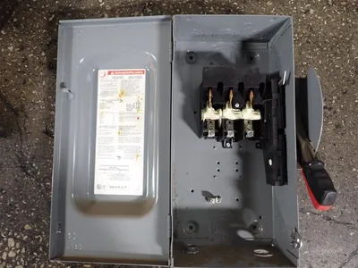 USED SQUARE D HU362