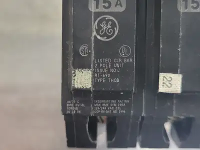 Used GENERAL ELECTRIC THQB215 Switchgears British Columbia CA | Lenmark #241599