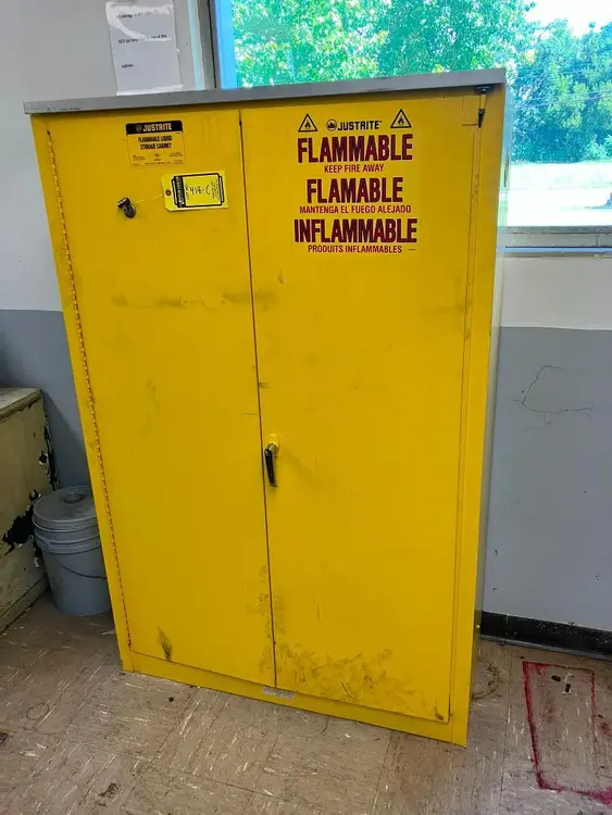 Used _UNKNOWN_ _UNKNOWN_ Hazardous Storage Units Ohio US | Myron Bowling Auctioneers Inc #1504644