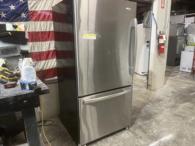 Used WHIRLPOOL GOLD FREEZER ON BOTTOM Refrigerators Michigan US | Miedema Asset Management Group #1425164