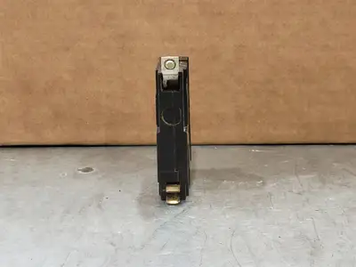 USED SQUARE D QOB115
