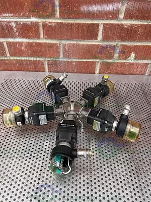 USED 5 ITT ADVANTAGE 5 WAY STAINLESS STEEL DIAPHRAGM VALVES W/ VALVE POSITIONER
