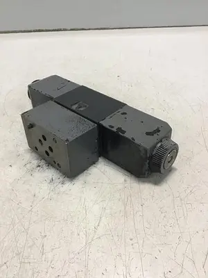 USED VICKERS DG4V-3-6C-M-U-HL7-60