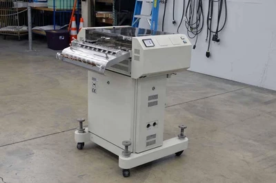Used _UNKNOWN_ Pitney Bowes Y122 Paper Cutters Delaware US | United Machine Co. #1565395