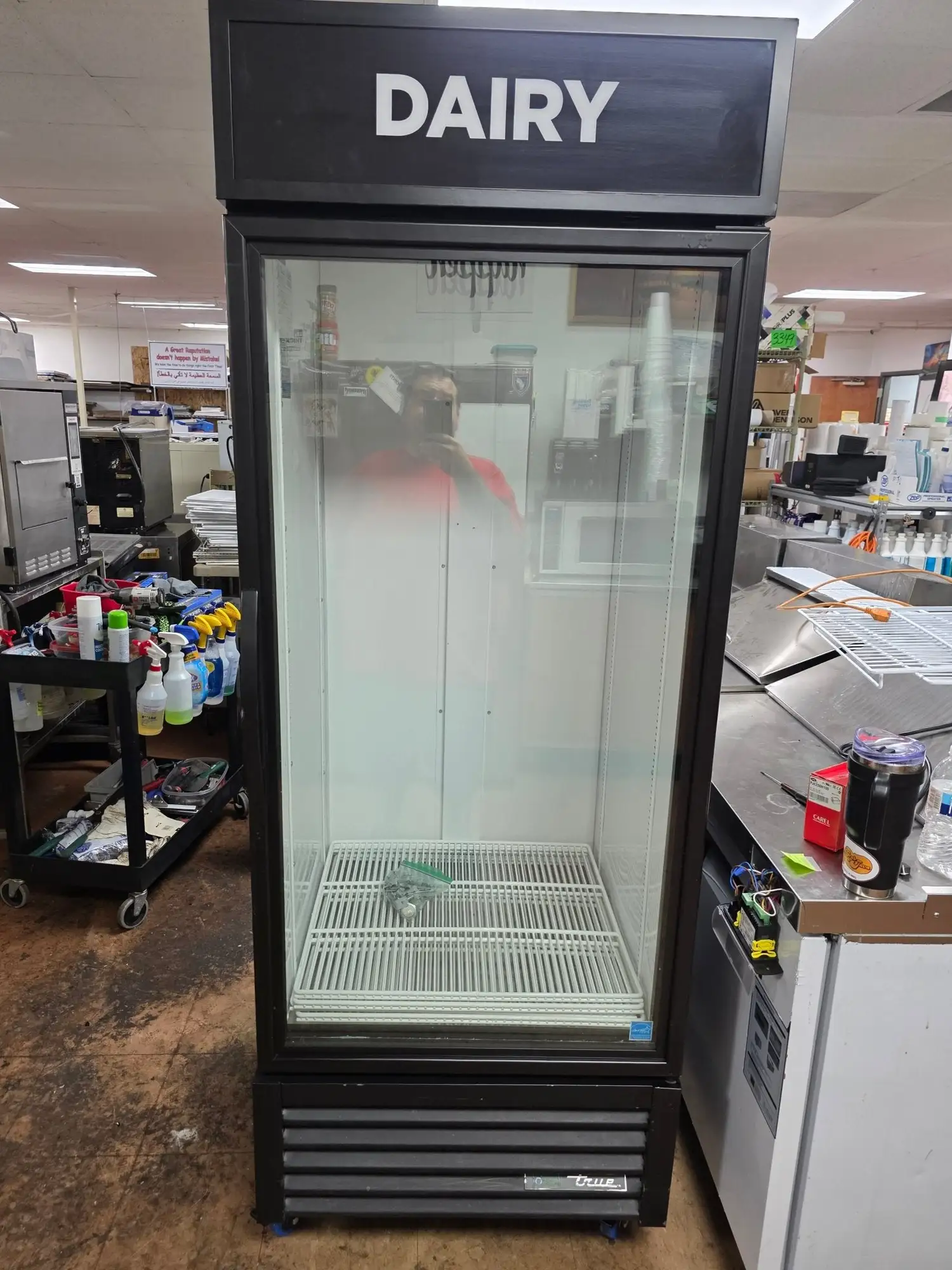 Used True Used 2019 30" True GDM-26-HC~TSL01 Reach In Refrigerated Glass Door Merchandiser Display Refrigerators Illinois US | Falcon Restaurant Supply #1375052
