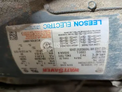Unknown Manufacturer: Used 32" x 27' Infeed with Crossbelt Magnet