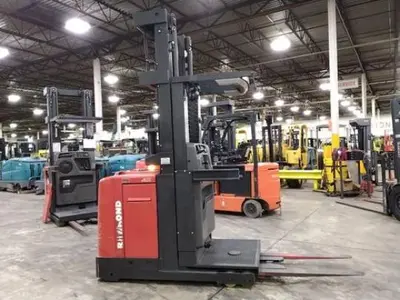 USED 2018 RAYMOND 560-OPC30TT