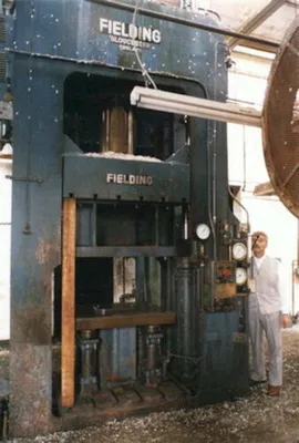 Used _UNKNOWN_ _UNKNOWN_ Drawing Presses Quebec CA | Machineco #1256340