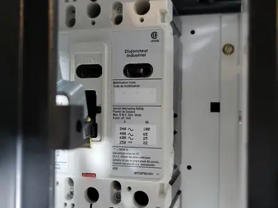 Used EATON HFD3015 Switchgears British Columbia CA | Lenmark #240460