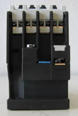 Siemens 3TF30 10E 9A Contactor 3 Pole 1 NO Contact 400V with 220V Coil