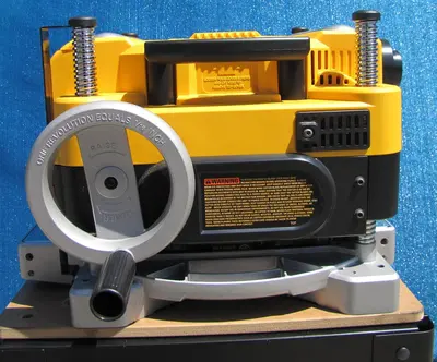 USED 2022 DEWALT DW735
