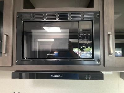 USED 2022 TRANSCEND 245RL