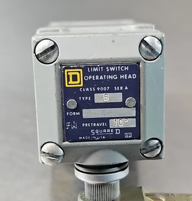 SQUARE D 9007 C54B2 Ser A LIMIT SWITCH. Loc5D-17