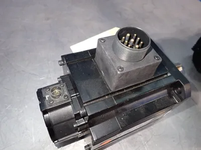 NEW OMRON R88MK90010FBS2