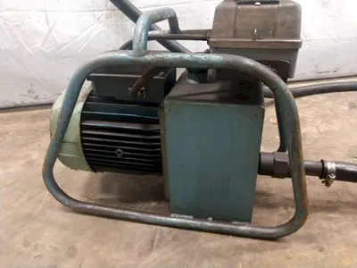35 TON CLEVELAND PORTABLE HYDRAULIC PUNCH WITH POWER UNIT: STOCK #12521