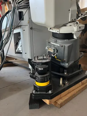 2017 FANUC ROBOSHOT M-20iA Robots | Midstate Machinery (3)