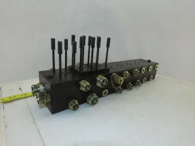 8 Station Hydraulic Valve Manifold O-Ring 32 Ports 1.25-16mm 4-1.75-20mm