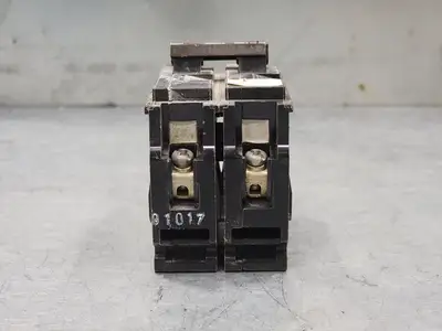 20 Amp, 2 Pole, 240 volts Circuit Breaker
