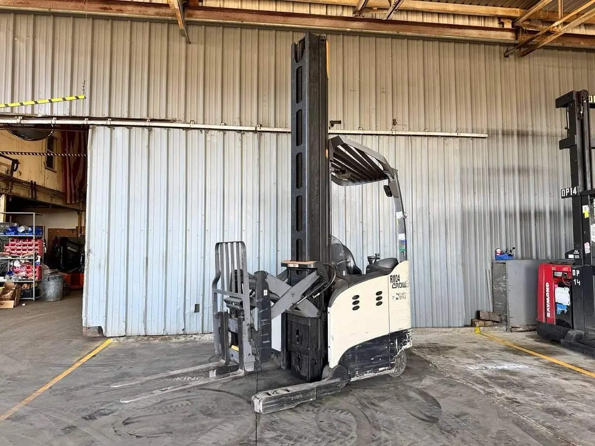 USED 2017 CROWN RM6095S-45