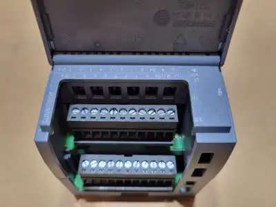 USED SIEMENS 6ES7223-1PL32-0XB0