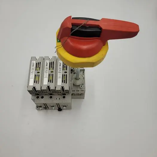 Used SPRECHER+SCHUH SPRECHER & SCHUH L11-J30-1753 30A UL CLASS J FUSED DISCONNECT SWITCH Disconnects | ND Industrial Surplus #1221926