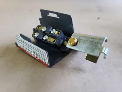 NEW SQUARE D EK3001