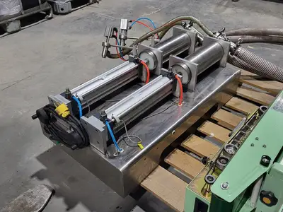 Pneumatic Liquid Filling Machine, Double-Head, Model 3000