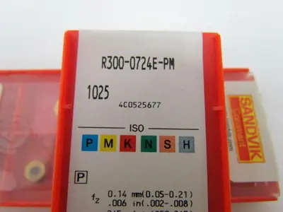 Sandvik Coromant R300-0724E-PM 1025 Carbide Insert Grade 1025 18 pcs