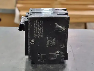 USED SQUARE D HOM230