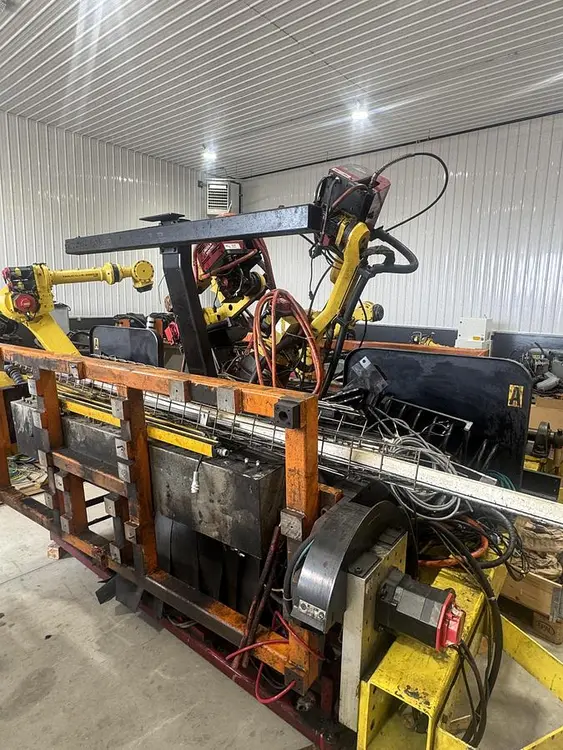 Used 2015 GENESIS/FANUC ARCMATE 100IC/12 Robots Michigan US | Aucto #1332142