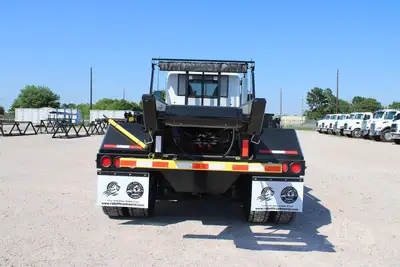 New | in-Stock 2027 PETERBILT 548 Rolloff Trucks Texas US | Roll Off Truck World #1492014