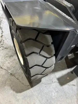 Used 2017 Combi C8000LR Internal Combustion Forklifts: Pneumatic Tire New York US | United Lift #1446717