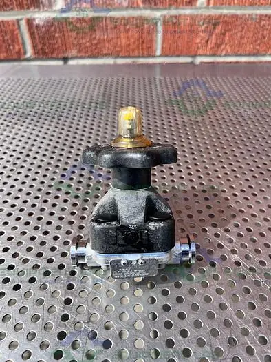 Used ITT PURE FLO .75-F-419-6-4-TM-CWP150 DIAPHRAGM VALVE W/ 3/4" SANITARY FITTING Valves/Fittings California US | Equipment Lab #485547