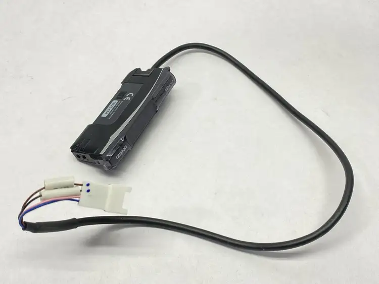 Used OMRON SMART FIBER AMPLIFIER UNIT 10-30VDC Sensors Michigan US | Maverick Industrial Sales #1092733