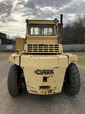 15,000 LBS CLARK PNEUMATIC TIRE DIESEL FORKLIFT: STOCK #17889