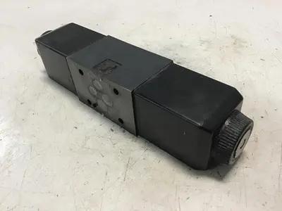 USED VICKERS DG4V-3-6C-M-U-HL7-60