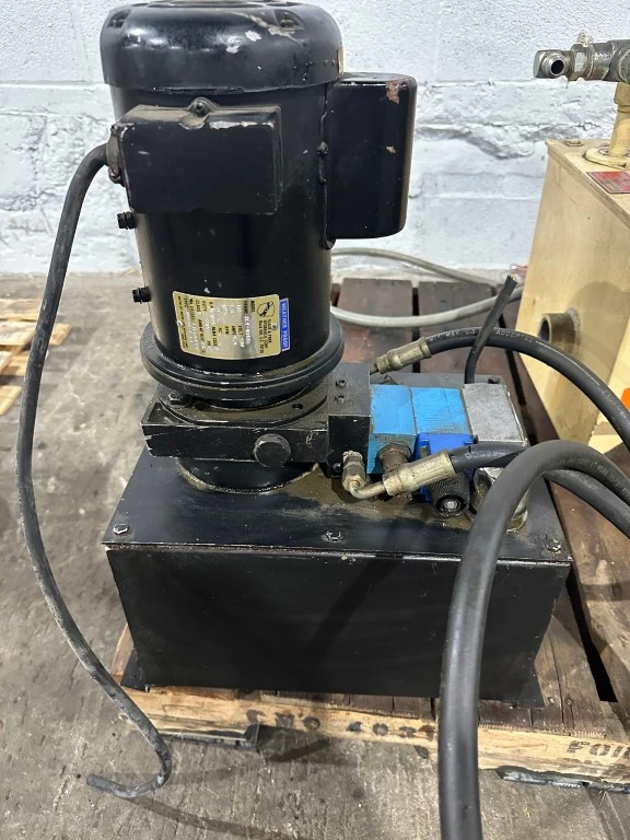 SLACK & PARR 3/4HP HYD. PUMP
