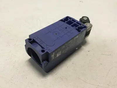 USED SCHNEIDER AUTOMATION INC ZCP21M12