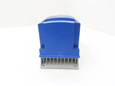 Lenze ESV251N01SXB SMV Drive 1/3HP 1240/240 VAC Input 0-500Hz 0-230 3ph .33Hp
