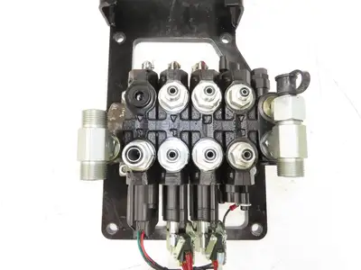 Landoll 072011-02 Hydraulic 3-Spool Mast Control Valve Off LSC30 Forklift