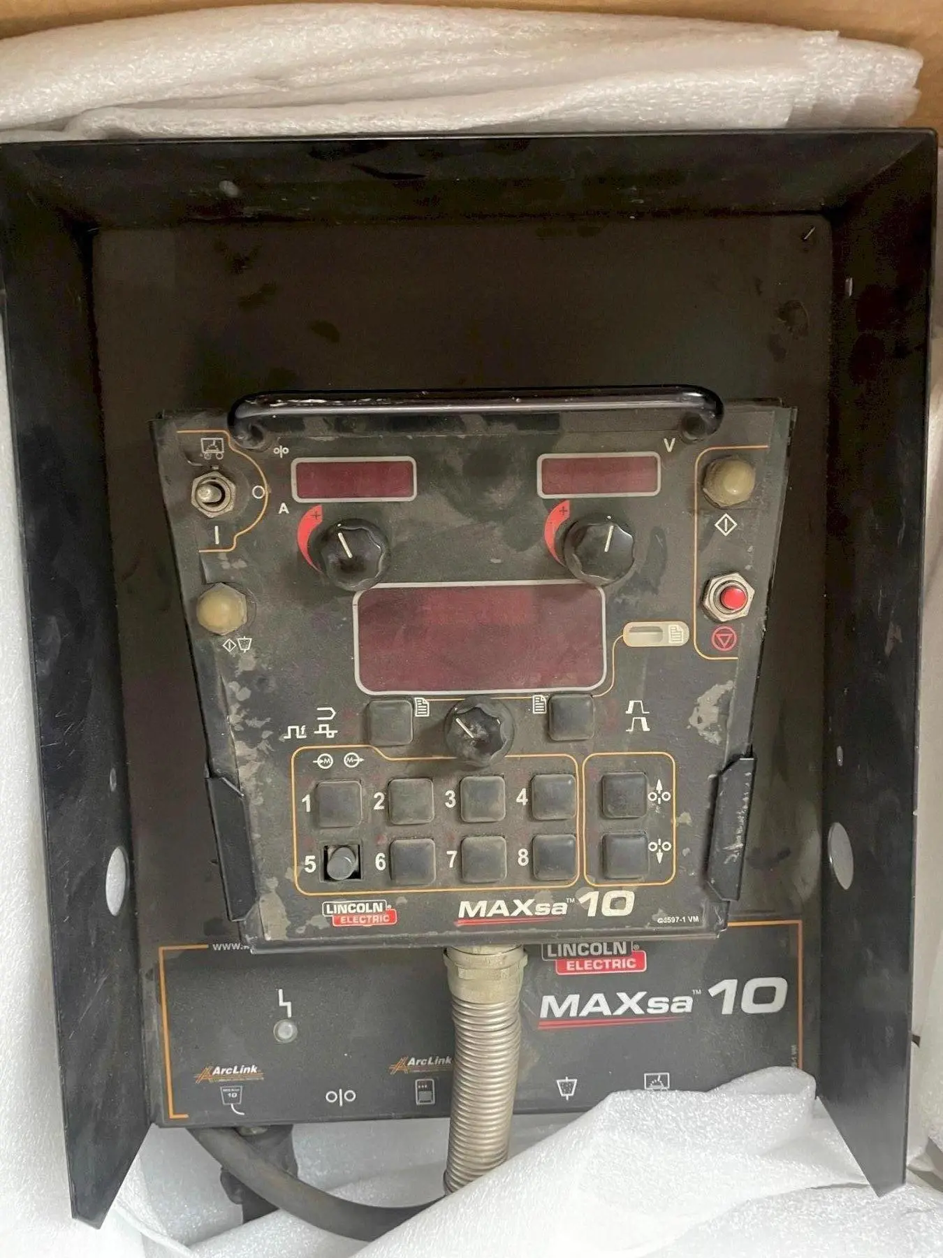USED LINCOLN ELECTRIC MAXSA 10