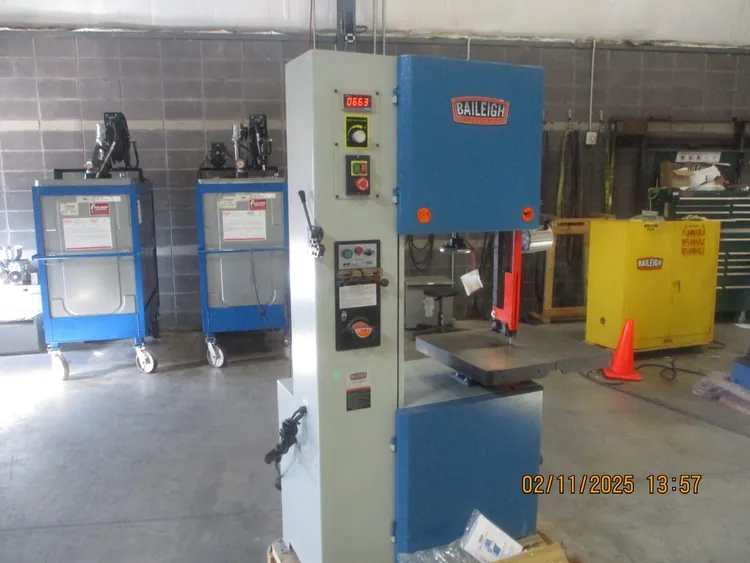 Used BAILEIGH BSV-18VS-V2 Vertical Band Saws Wisconsin US | Baileigh Industrial 1 #83696